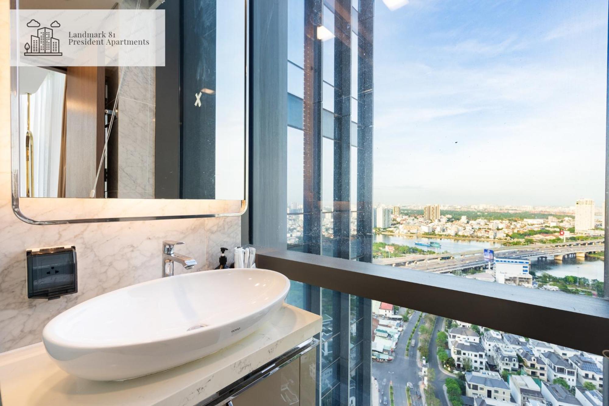 Landmark 81 President - Vinhome Central Park * Ho Chi Minh City